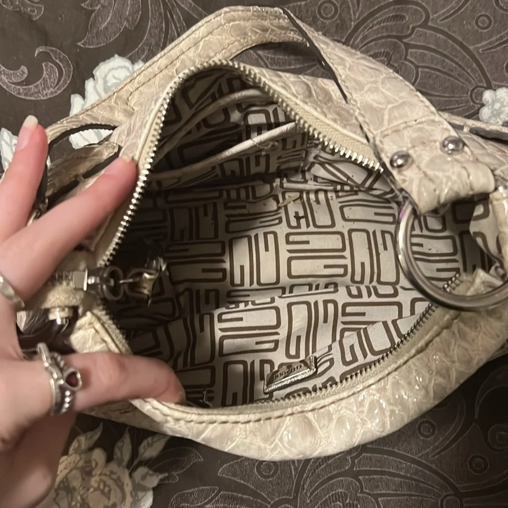 Y2K Guess Purse - Picture 4 of 6